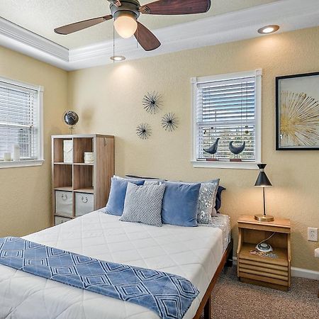 Retro Retreat In Dtsp - Explore The Downtown Area Saint Petersburg Eksteriør billede