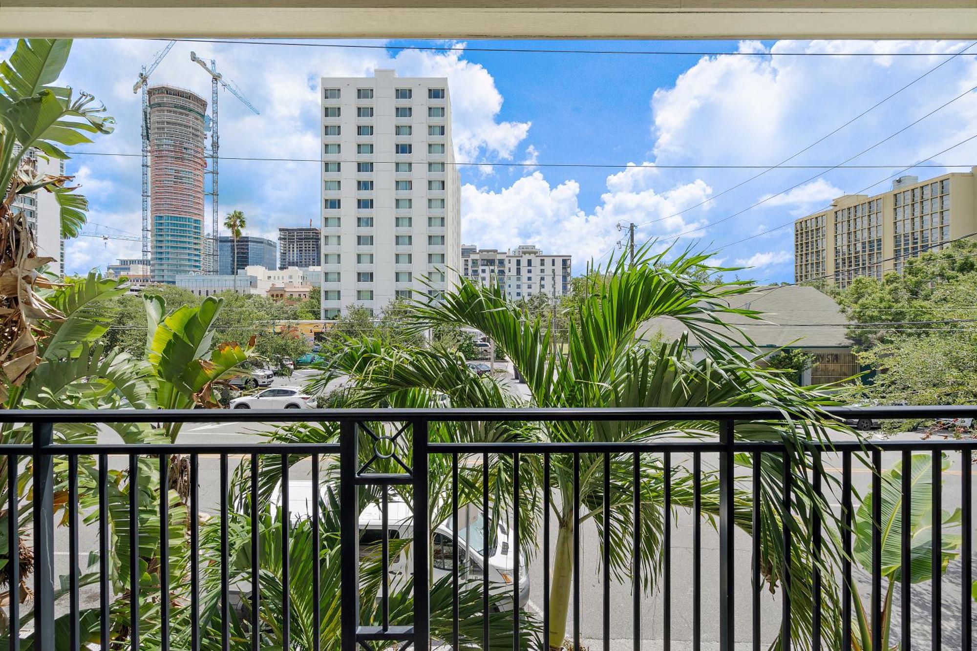 Retro Retreat In Dtsp - Explore The Downtown Area Saint Petersburg Eksteriør billede