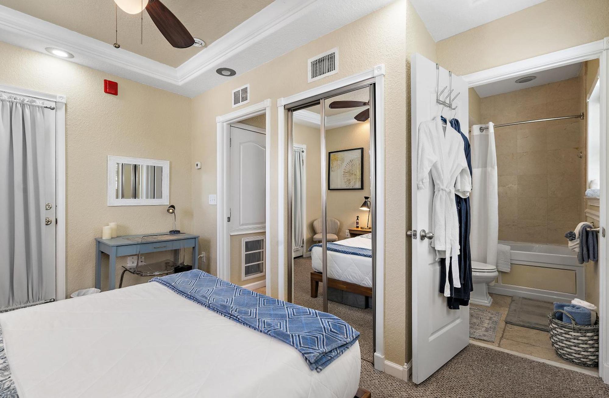 Retro Retreat In Dtsp - Explore The Downtown Area Saint Petersburg Eksteriør billede