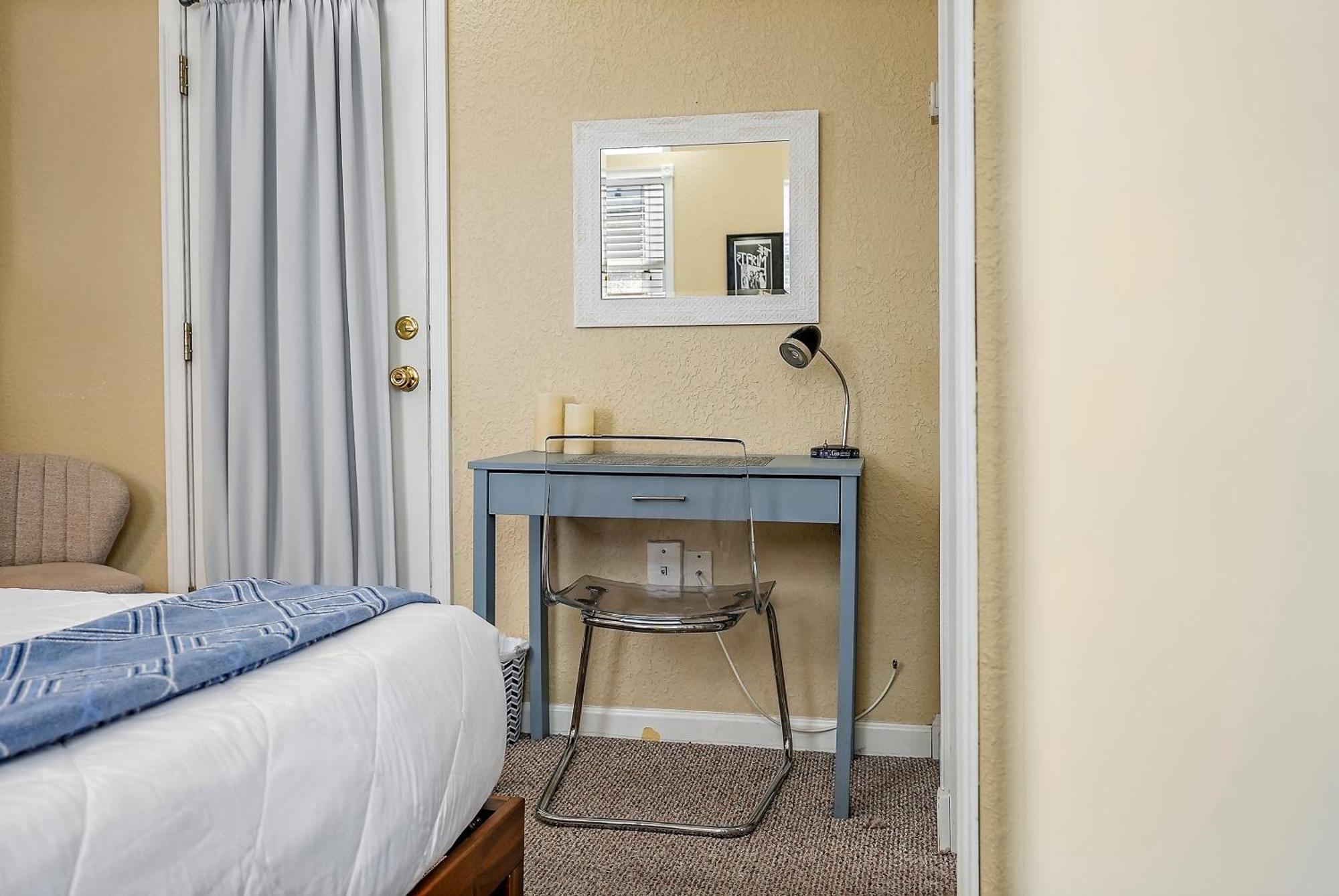 Retro Retreat In Dtsp - Explore The Downtown Area Saint Petersburg Eksteriør billede