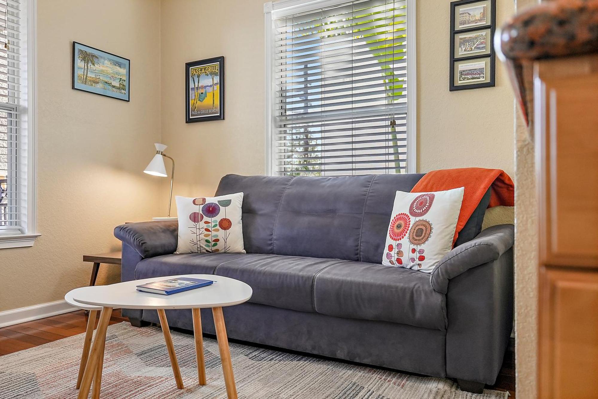 Retro Retreat In Dtsp - Explore The Downtown Area Saint Petersburg Eksteriør billede