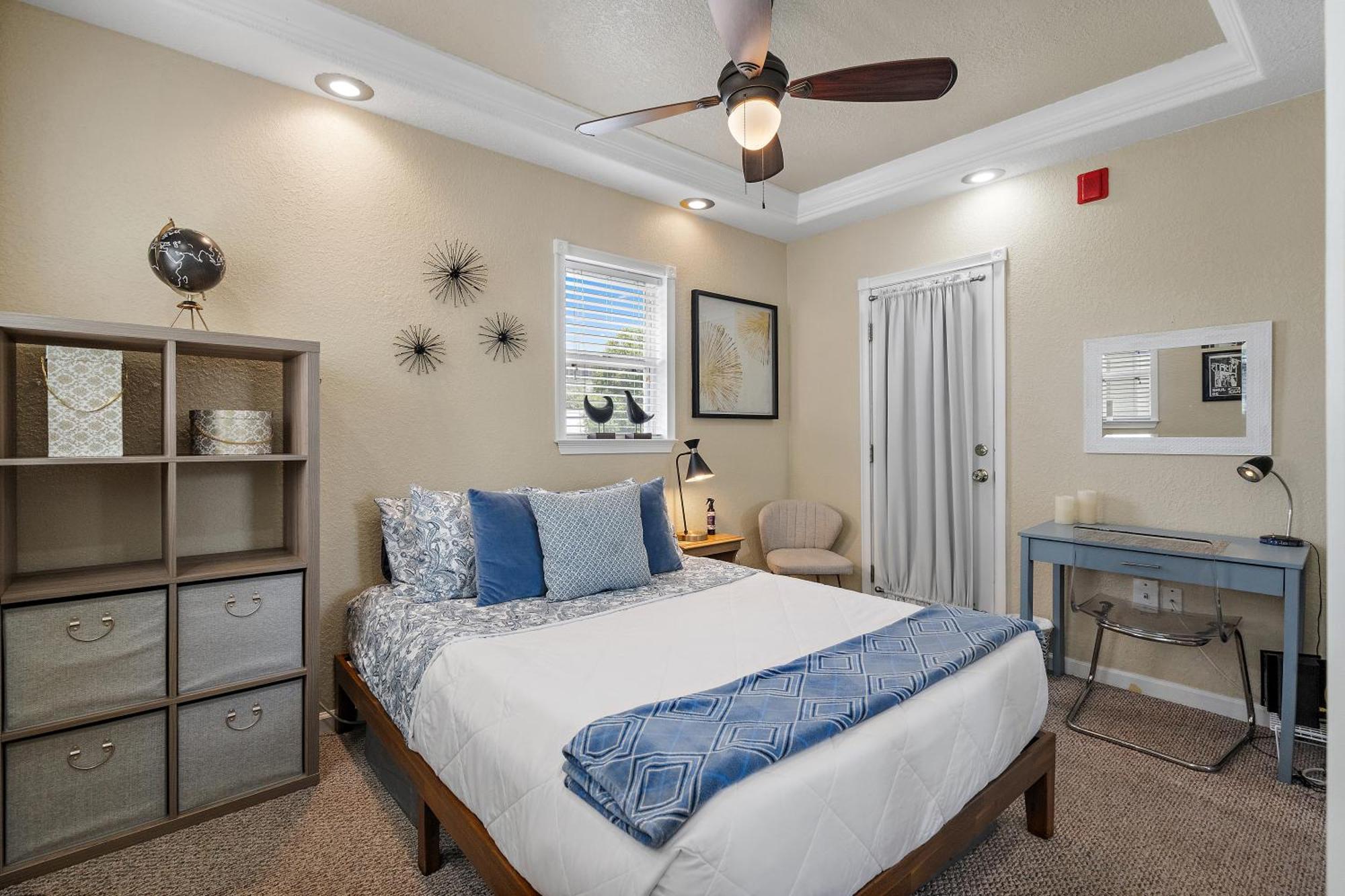 Retro Retreat In Dtsp - Explore The Downtown Area Saint Petersburg Eksteriør billede