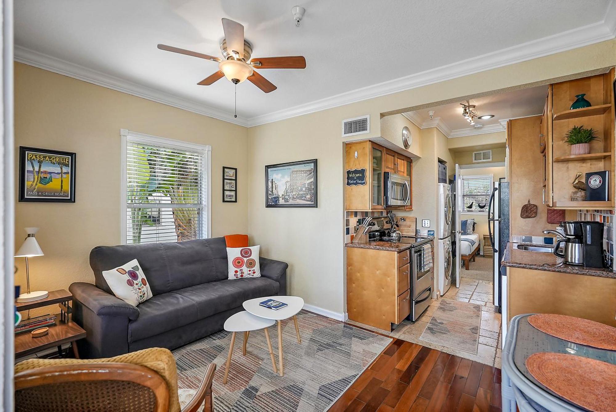 Retro Retreat In Dtsp - Explore The Downtown Area Saint Petersburg Eksteriør billede